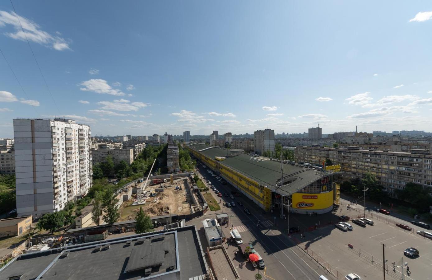 солнечные просторные метро минская * 基輔